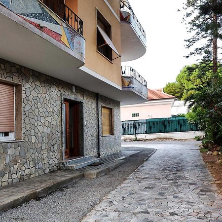 Villa Daniela - Mare E Relax Sanremo Bagian luar foto